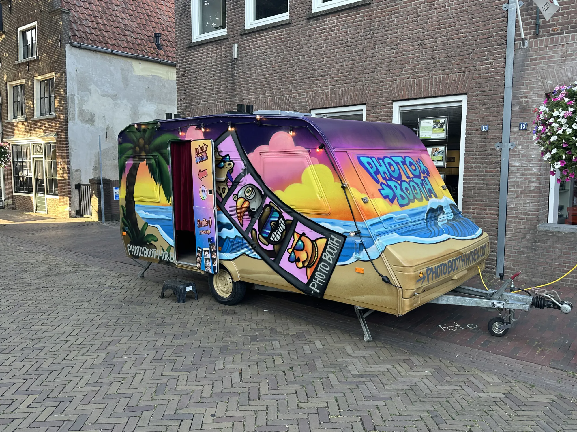 Caravan photobooth op straat